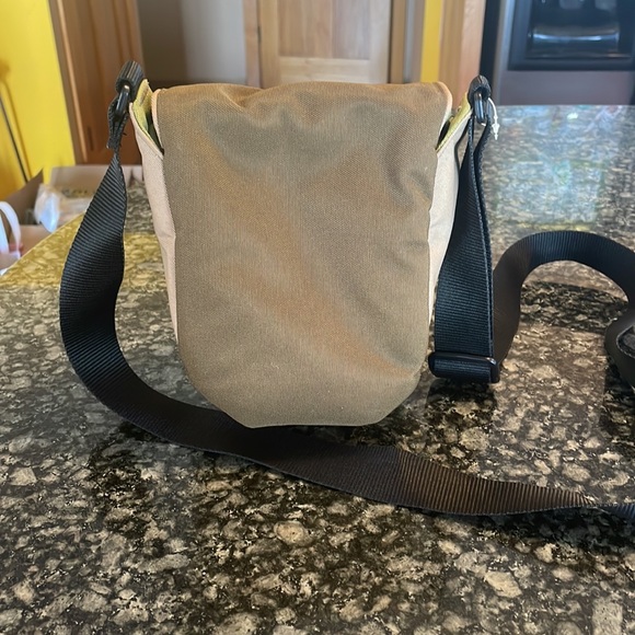 Original Crumpler The 4 Million Dollar Home Camera Bag - Picture 2 of 6